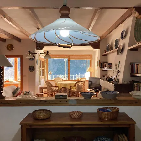Casa de Férias La Alberquilla, Un Oasis Con Piscina En Quéntar