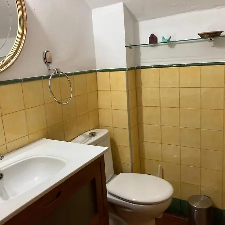 La Alberquilla, Un Oasis Con Piscina En *