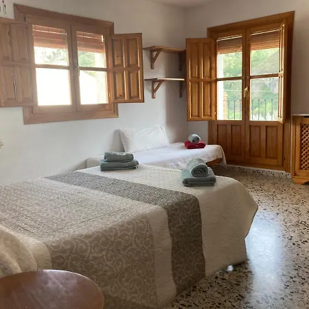 Ferienhaus La Alberquilla, Un Oasis Con Piscina En Quéntar